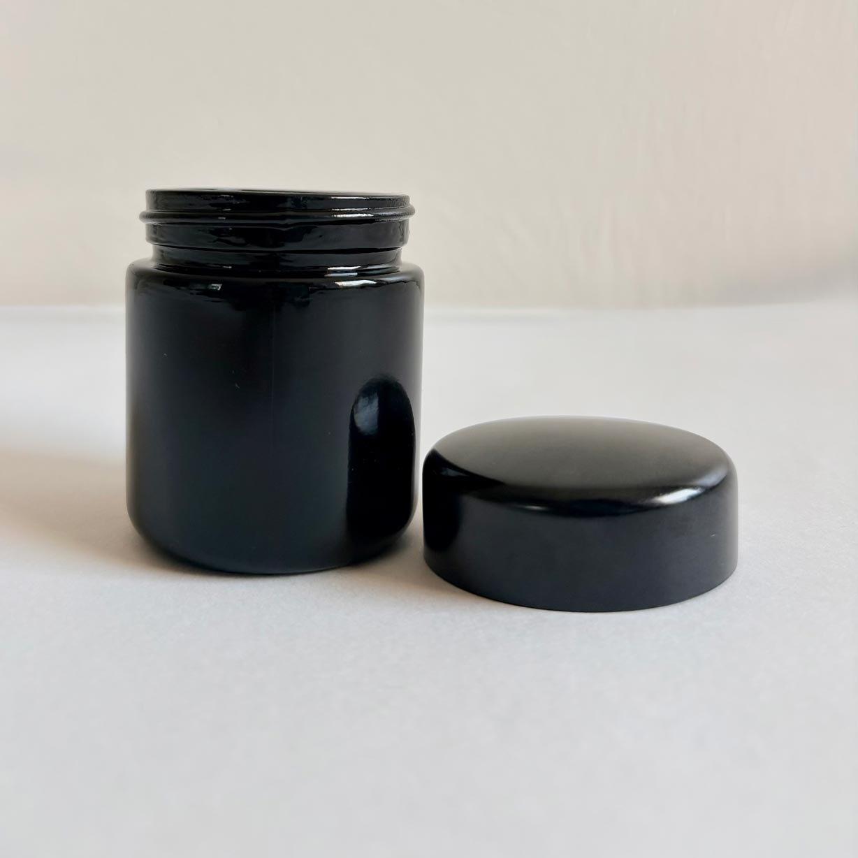 50 ml Black UV Glass Screw Top Jar - Image 4